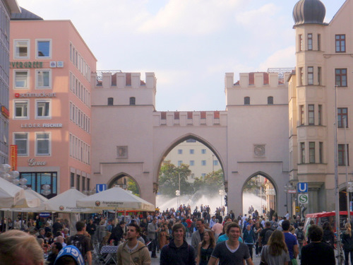 Karlstor and Karlsplatz.